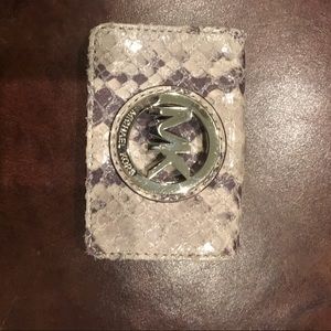 Small card holder